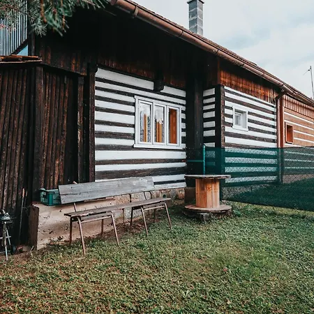 Chaloupka V českém Ráji * Blata
